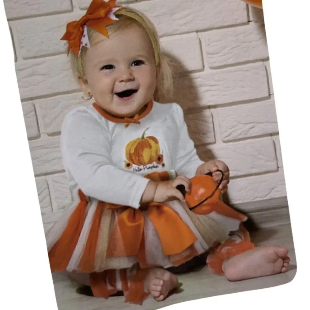 Baby Essentials Baby Girls Hello Pumpkin Bodysuit Set Size 6 Months NWT